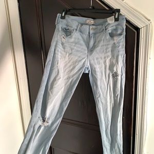 Light wash Ripped jeans